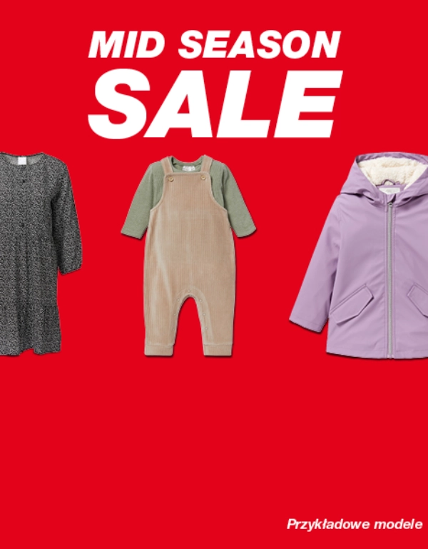 Baner z wyprzedażą śródsezonową, przedstawiający odzież dziecięcą i duży napis „SALE” na czerwonym tle 