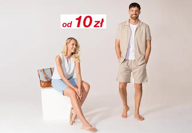Stylowa para pozuje w lekkich, letnich strojach na minimalistycznym tle, prezentując swobodny, modny wygląd.